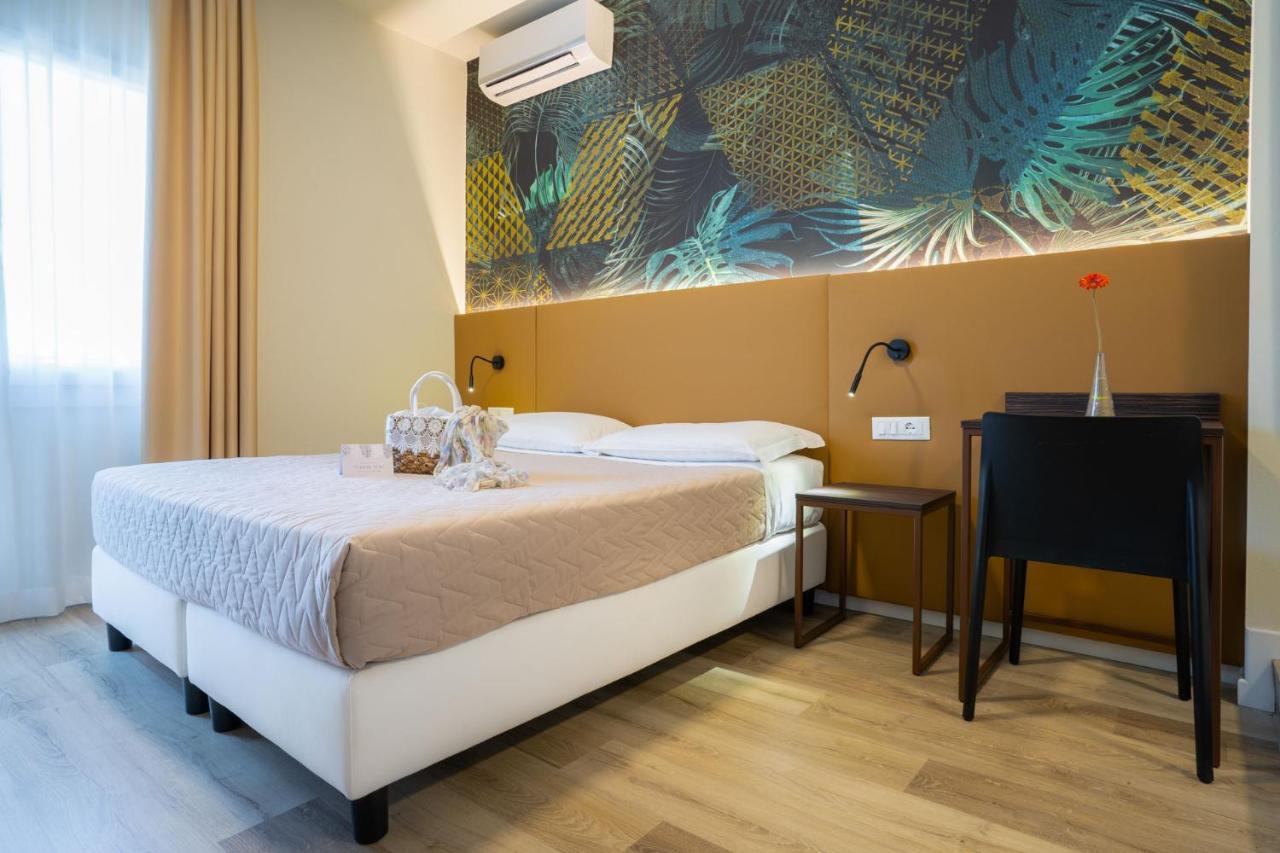 Hotel Suez Lido di Jesolo Bagian luar foto